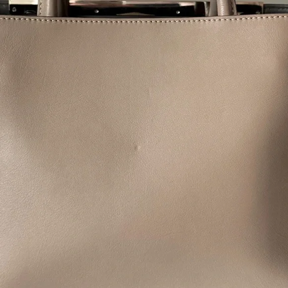 Fendi 2Jours Small / Petite Tote in Beige-Gray Leather with Crossbody Strap - Picture 10 of 16
